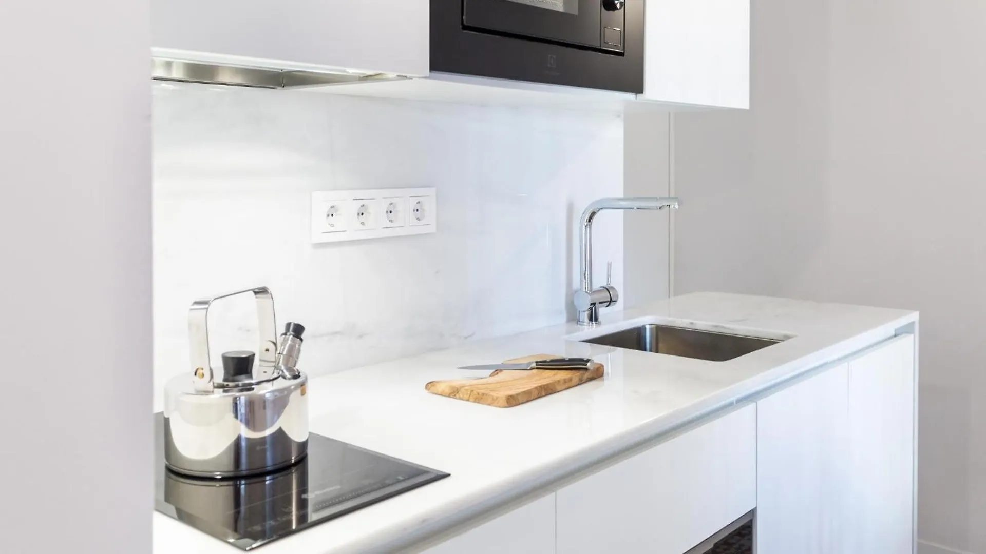 Abades I Apartment Seville 0*,  Spain